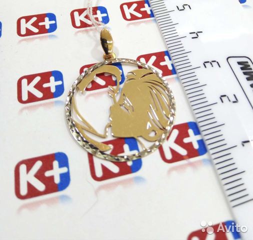 Золотой кулон